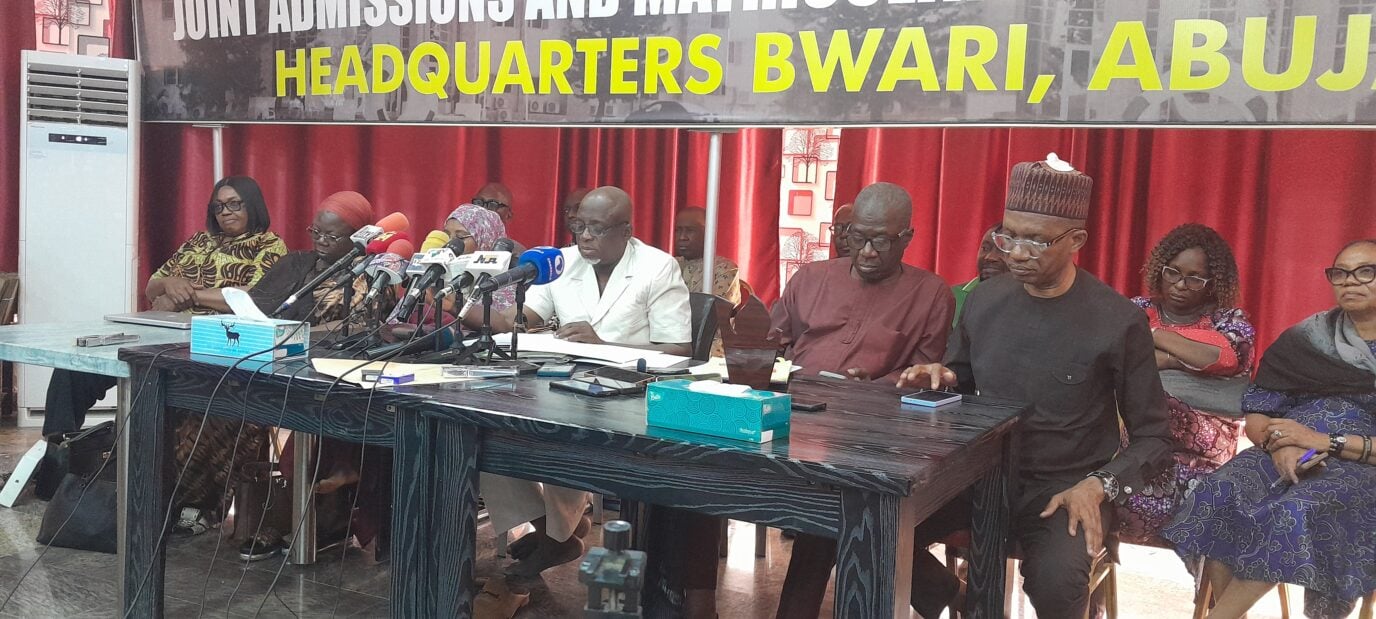 Investigations into examination fraud using AI technology